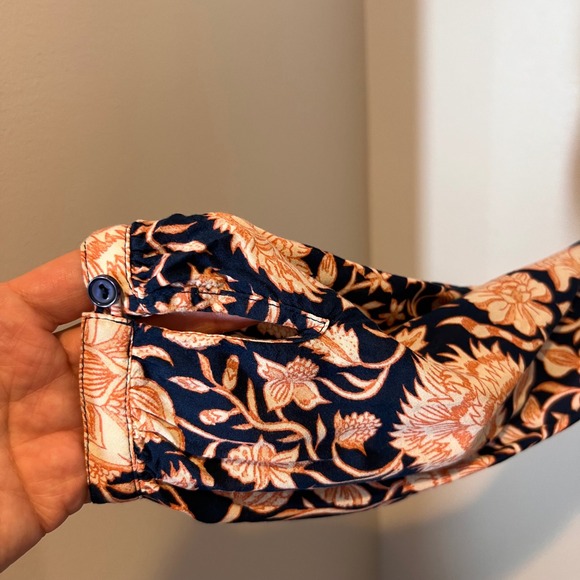 Lucky Brand Jemma Floral Smocked Peasant Top Navy Button Down Viscose Size Large - Picture 6 of 14